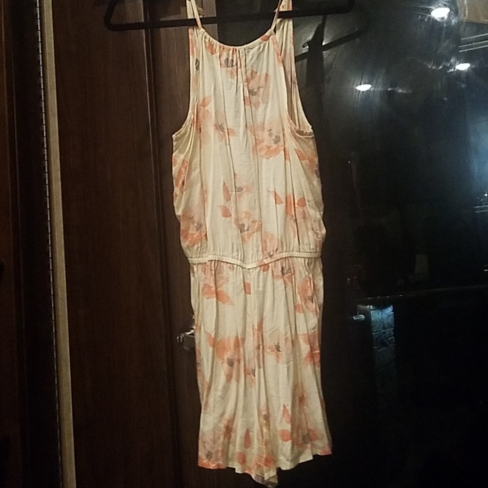 Romper - Picture 3 of 4
